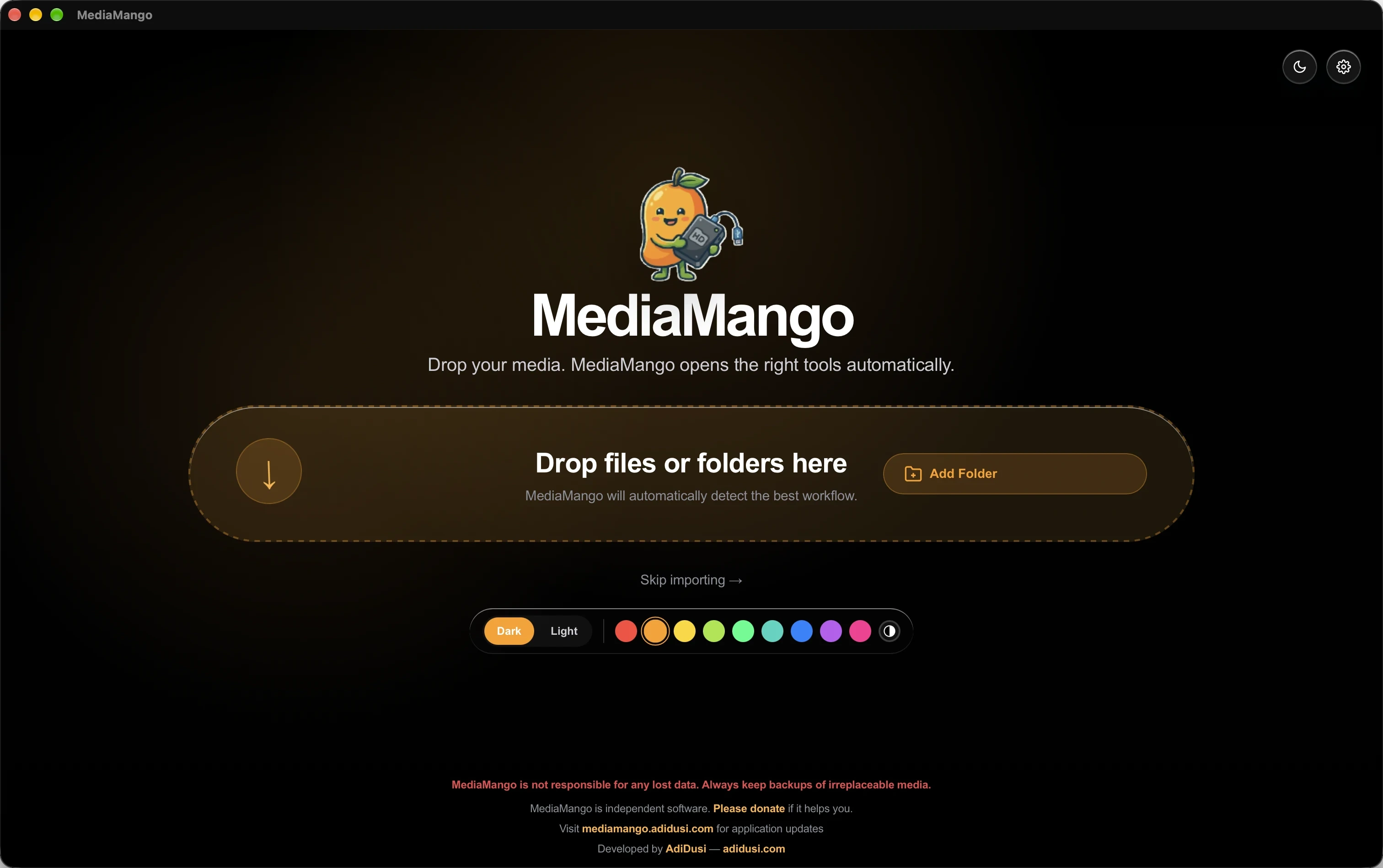 MediaMango main dropzone with auto-detect and accent color picker